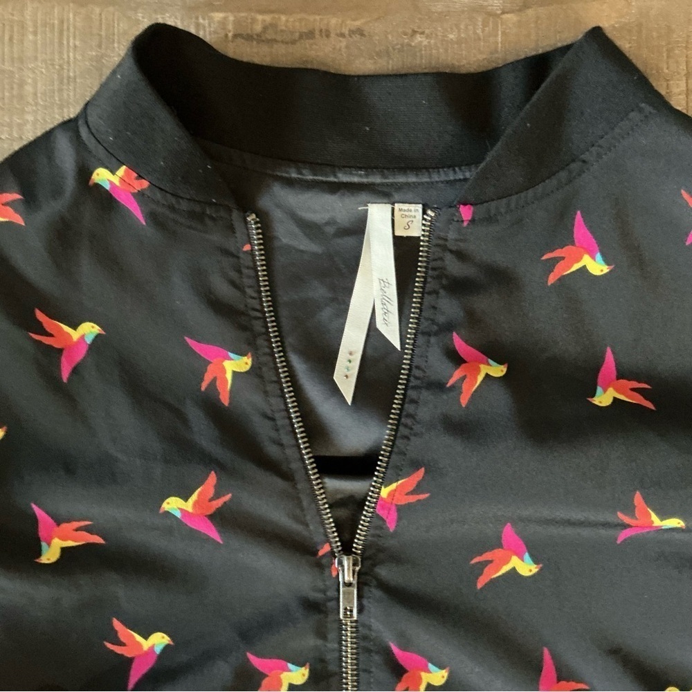 Bellatrix Colorful Hummingbird Print Black Bomber Jacket Zip Up - Picture 2 of 5
